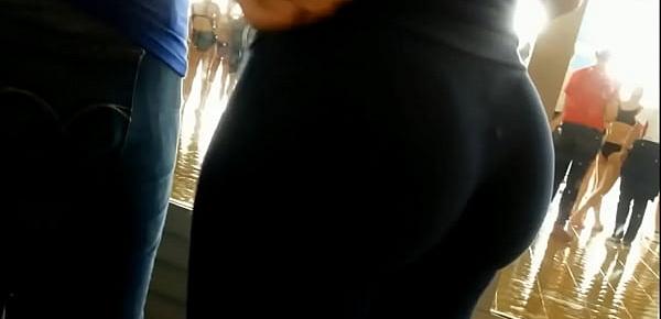  candid leggings...someone know where to find the original video
